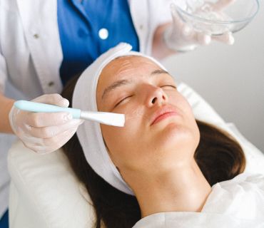 Technik usług kosmetycznych z podstawami dietetyki